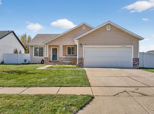 214 S Larkin Ln W, Kaysville, UT 84037