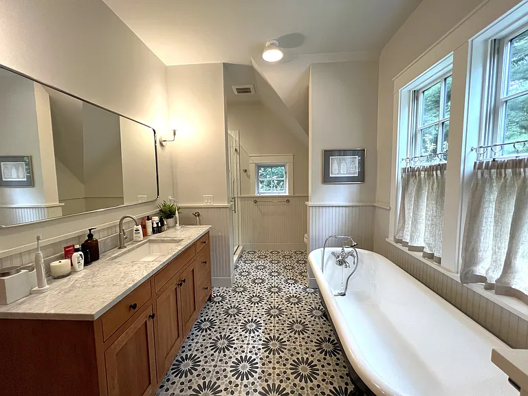 1018 Sinclair Dr — Photo 15