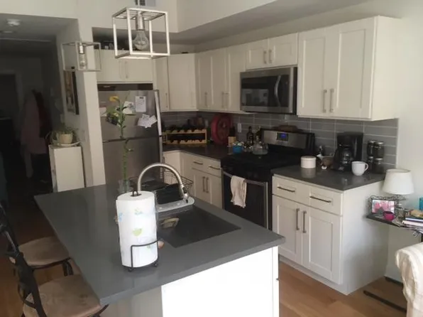 1504 Green St #2F, Philadelphia, PA 19130