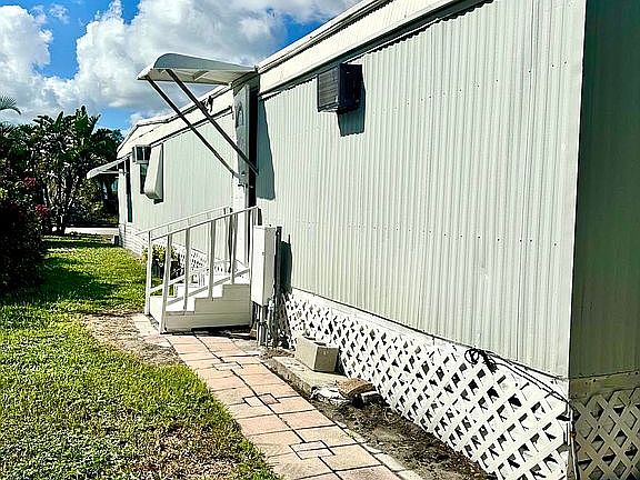 2nd image of 720 Cypress Dr