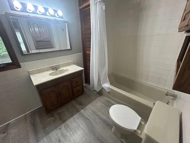 407 Frank St — Photo 21