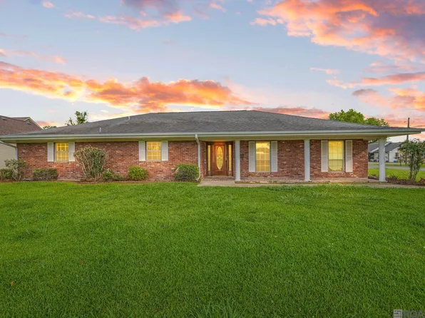 1413 Saint Charles St, Breaux Bridge, LA 70517