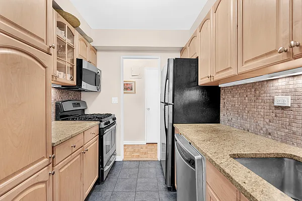 Sold by Compass | media 2