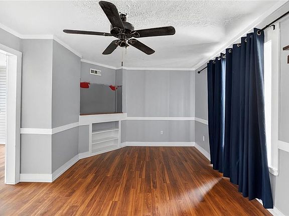 4th image of 712 W 5th Hwy