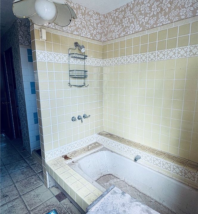 13th image of 2724 S Jade Road
