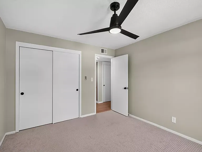 2101 Chateau Ct #106 — Photo 16