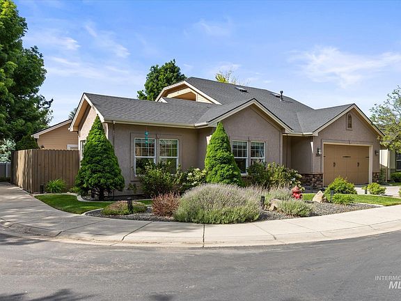2nd image of 2655 E Piccadilly Ln