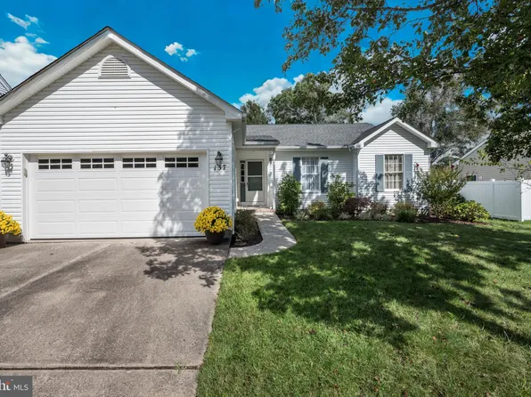 137 Skipper Rd, Manahawkin, NJ 08050