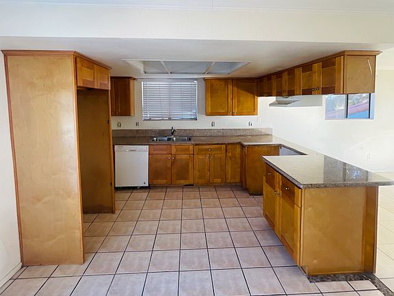 4th image of 32175 Navajo Trl
