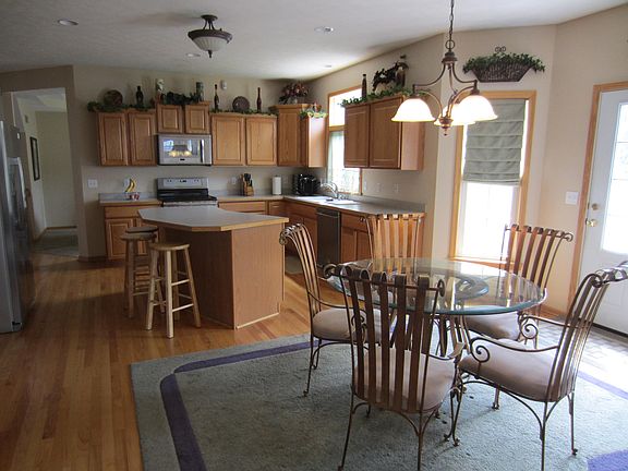 5th image of 1126 Willow Bend Dr