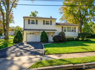 5 Berdine Ct, Colonia, NJ 07067
