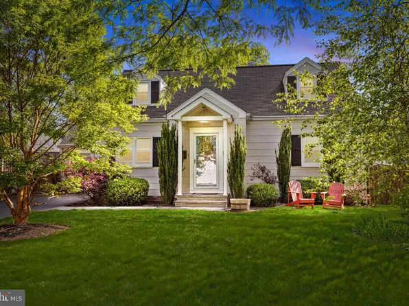 7 Decou Dr, Yardley, PA 19067