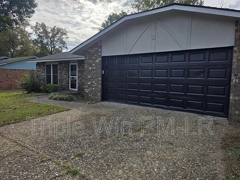 3 bed, 2.0 bath, $1,590 — Photo 3