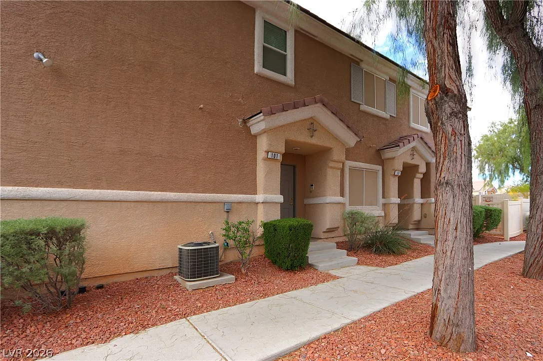 2 bed, 2.0 bath, 1189 sqft, $1,495 — Photo 1