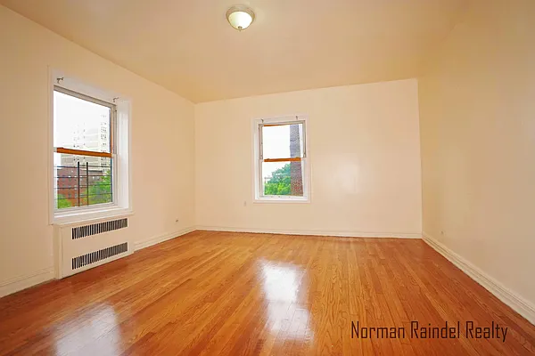 Rented by Norman Raindel, LREB | media 22