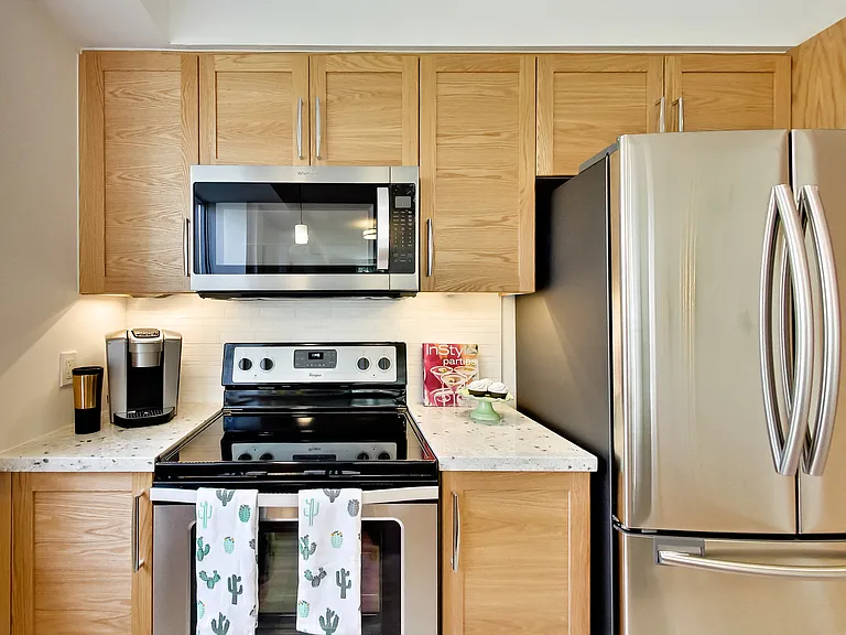42 Glen Elm Ave #206 — Photo 86