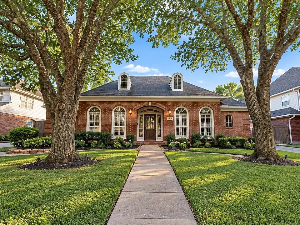 1515 Moon Shadow Ct