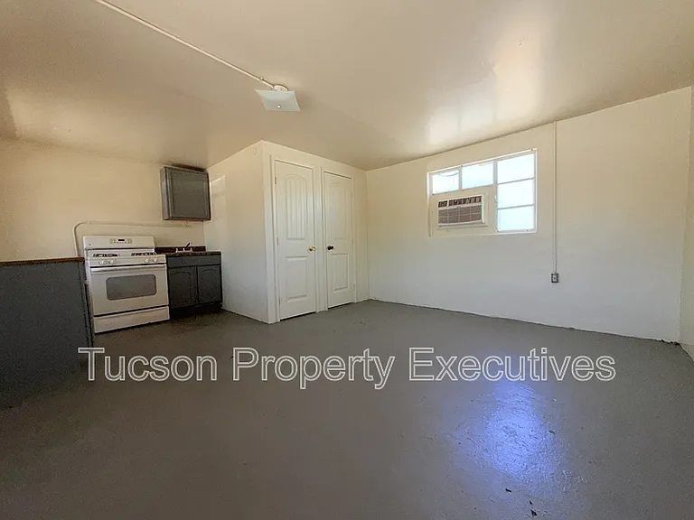 3314 E Benson Hwy #9 — Photo 3