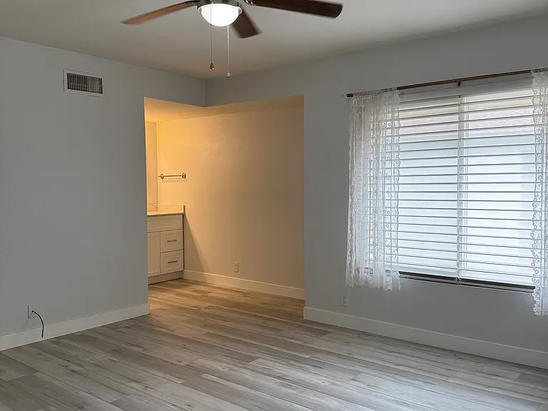 3275 Caminito Eastbluff #206 — Photo 15