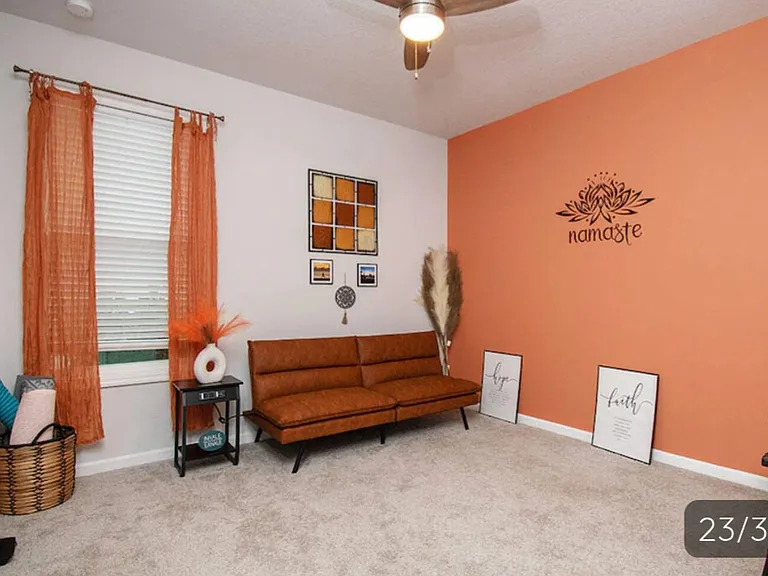 996 Corbin Cir SW — Photo 2