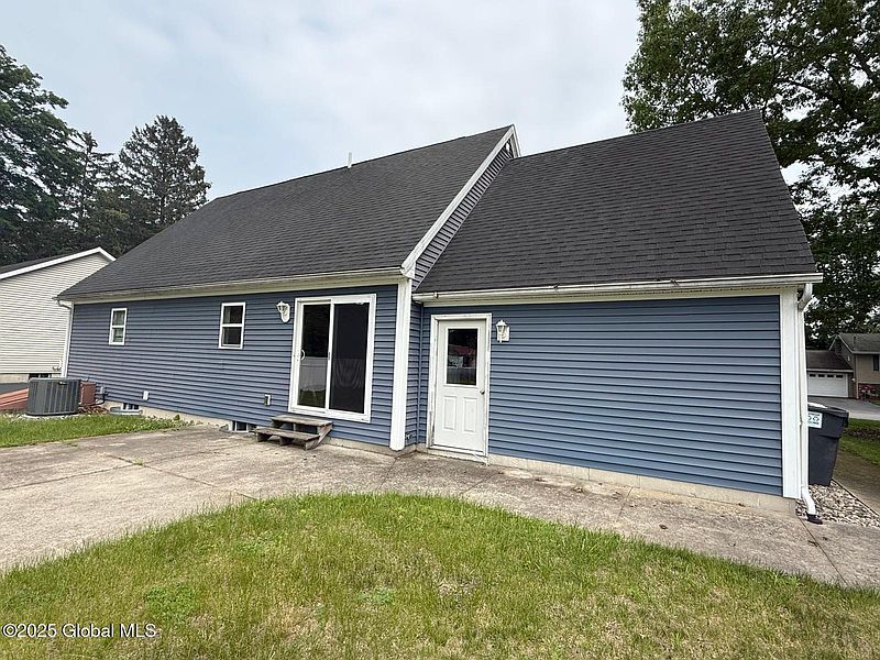 3rd image of 19 John Street