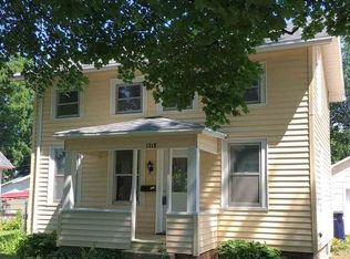1319 Oakland Ave, Janesville, WI 53545