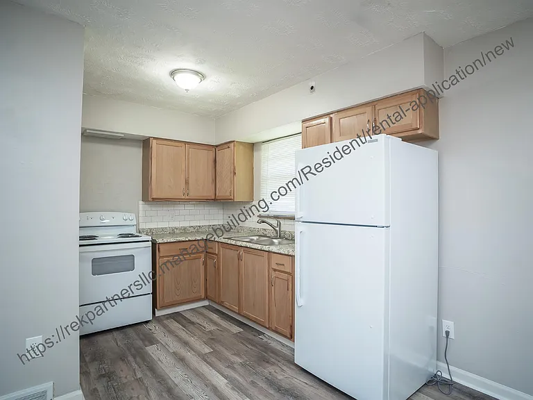 2525 Lakeview Ave — Photo 4