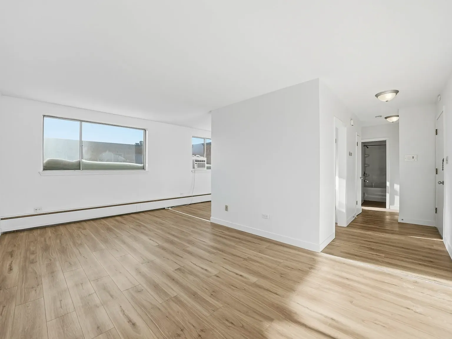 Lady Robinson Apartments — Photo 2