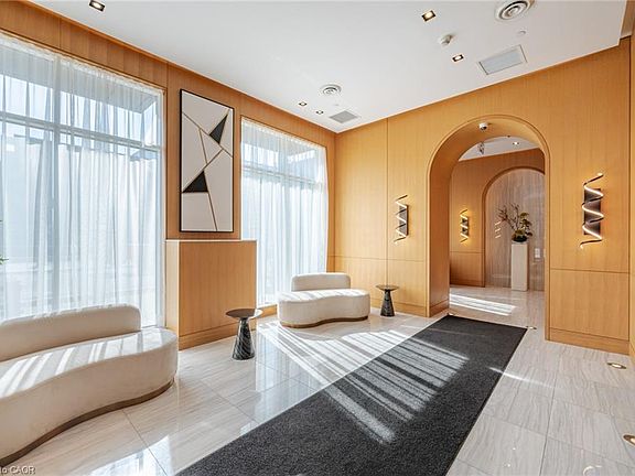 3rd image of 1441 Elgin St #106
