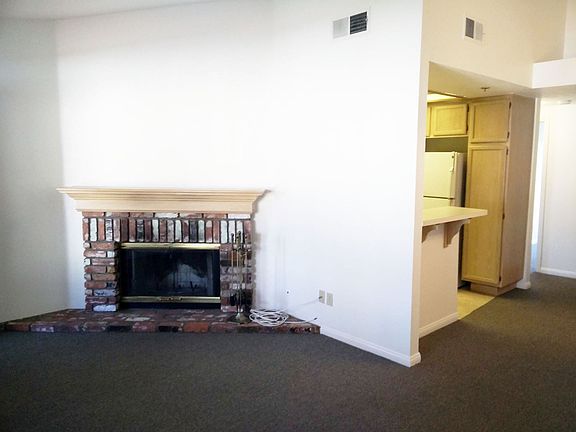 2nd image of 848 Woodland Ave APT 27