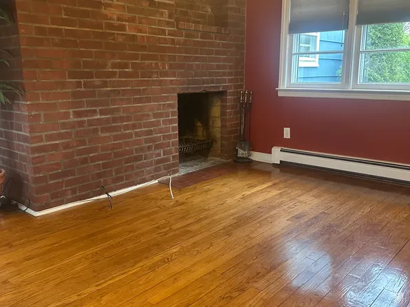 (undisclosed Address), Seaford, NY 11783