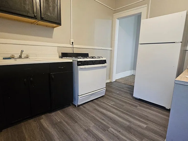 14801 Clifton Blvd — Photo 8