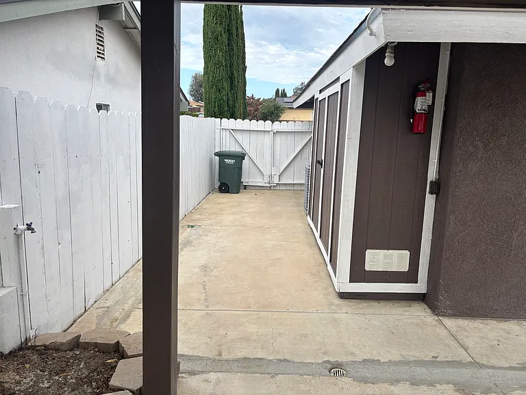 1906 Edith Dr #1 — Photo 22