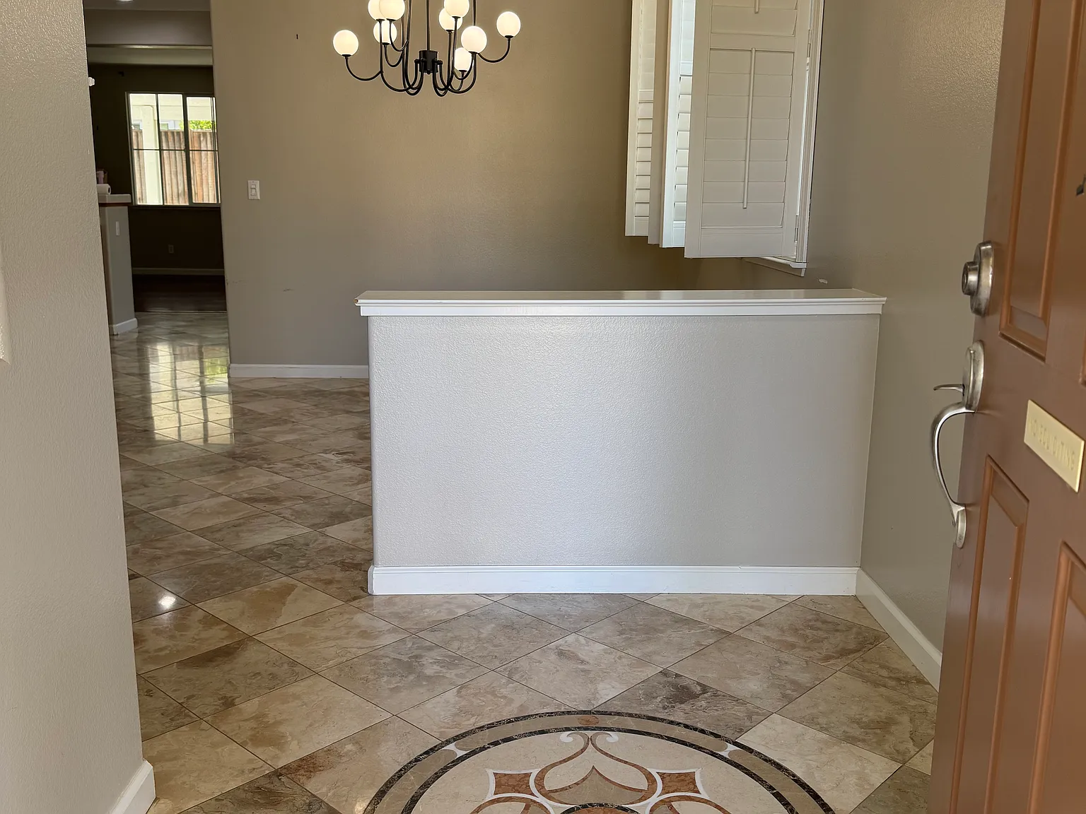 4 bed, 2654 sqft, $3,200 — Photo 2