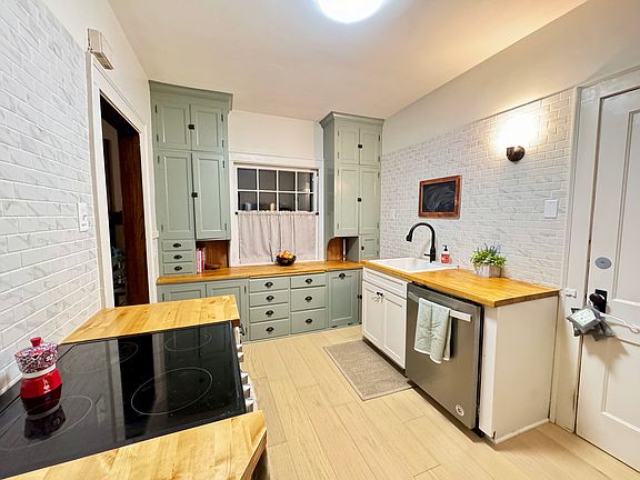 3rd image of 3620 Bryant Ave S #2