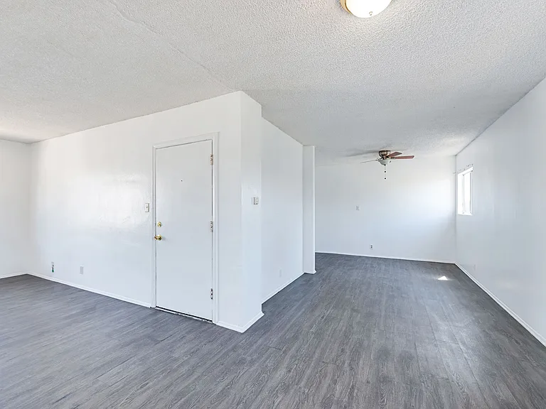 333 W 61st St #2 — Photo 12
