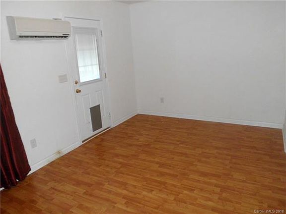 5th image of 2561 Ellys St