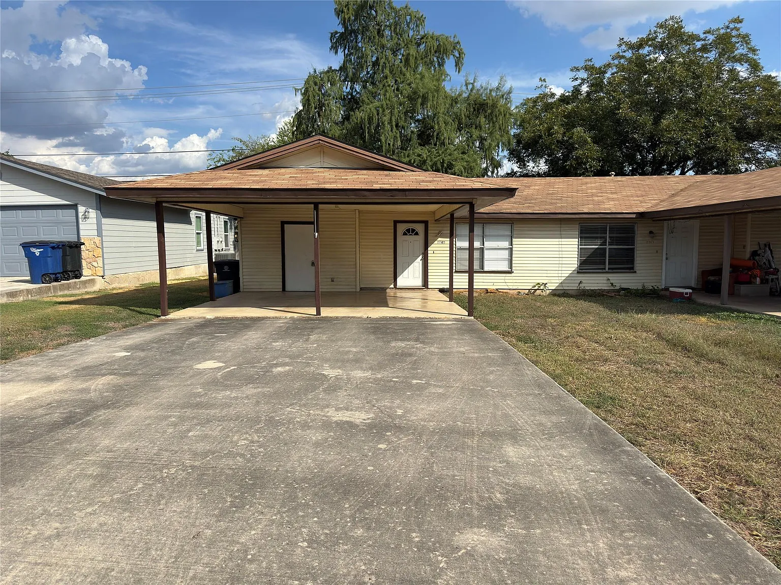2 bed, 1.0 bath, 861 sqft, $1,300 — Photo 2