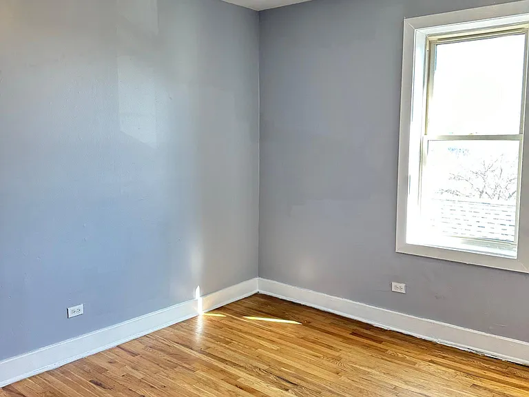 3522 W Grenshaw St #3F — Photo 6