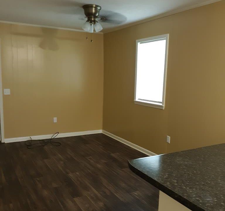 2nd image of 905 S Shirley Ave