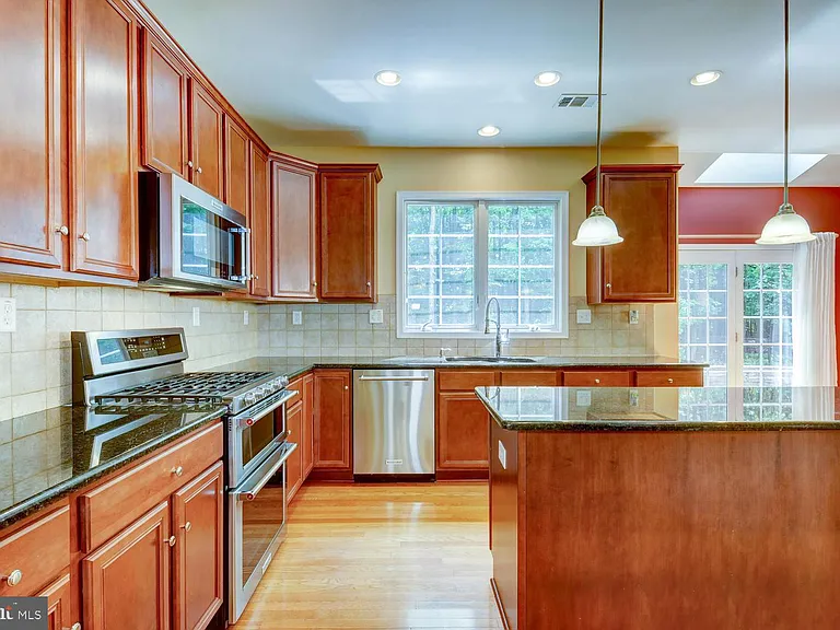 45 Lockwood Dr — Photo 19