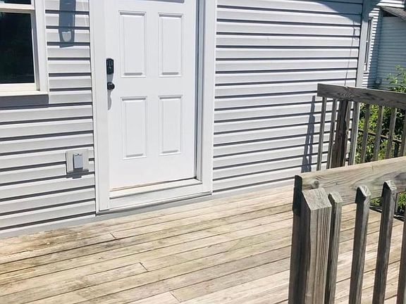 3rd image of 218 E Canal St #218