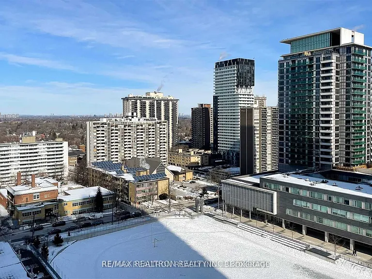 30 Roehampton Ave #1606 — Photo 23