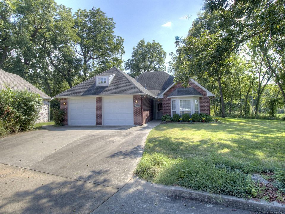 1st image of 3211 Cypress Point Cir