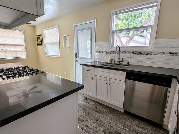 3rd image of 1241 Warburton Ave #1