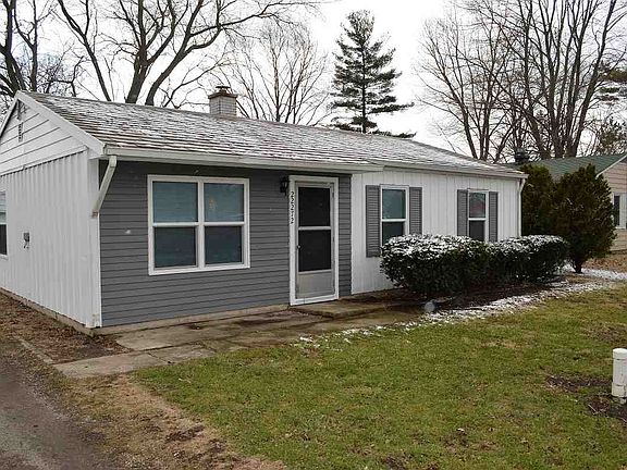 2nd image of 22272 Fenmore Ave
