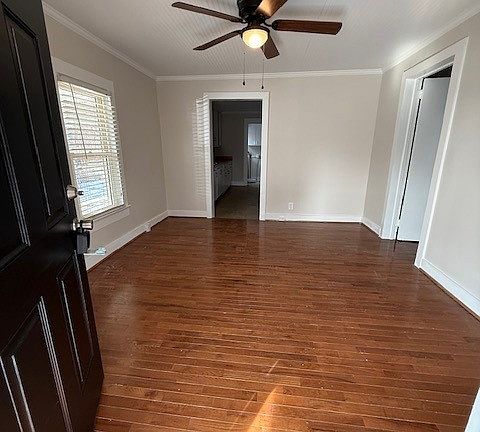 3rd image of 113 Christopher St