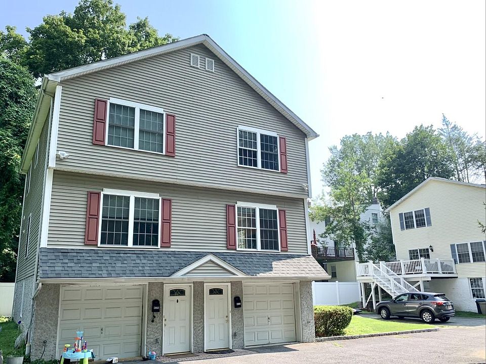 1st image of 422A Elm St