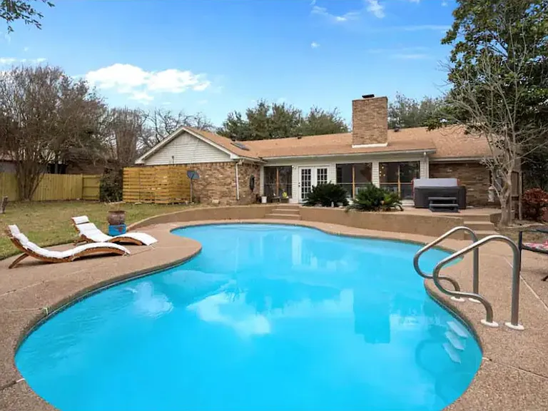 Hillside Dr — Photo 3