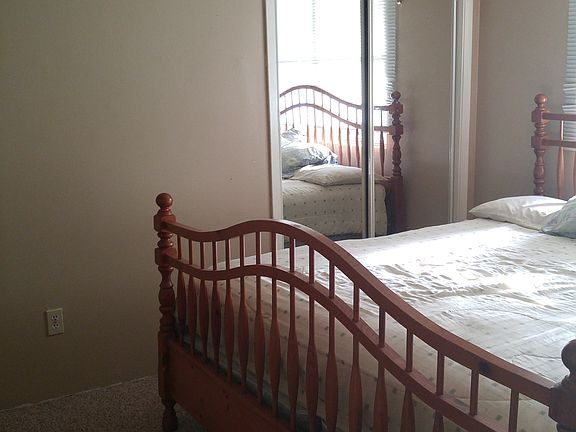 2nd image of 990 Ivanhoe Dr